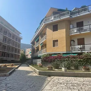 https://casa-lorena.hotelitalianriviera.com